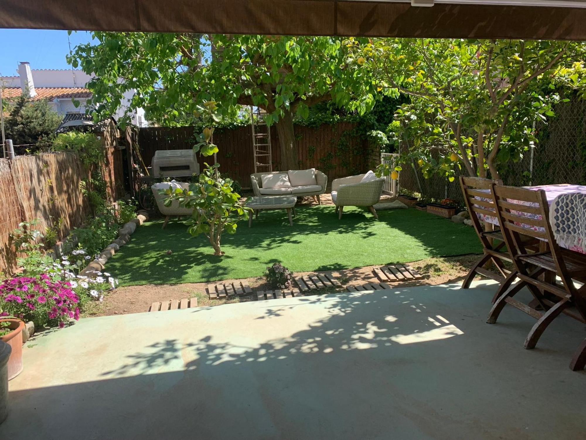 Lemon Tree Guest House Tiana Ngoại thất bức ảnh
